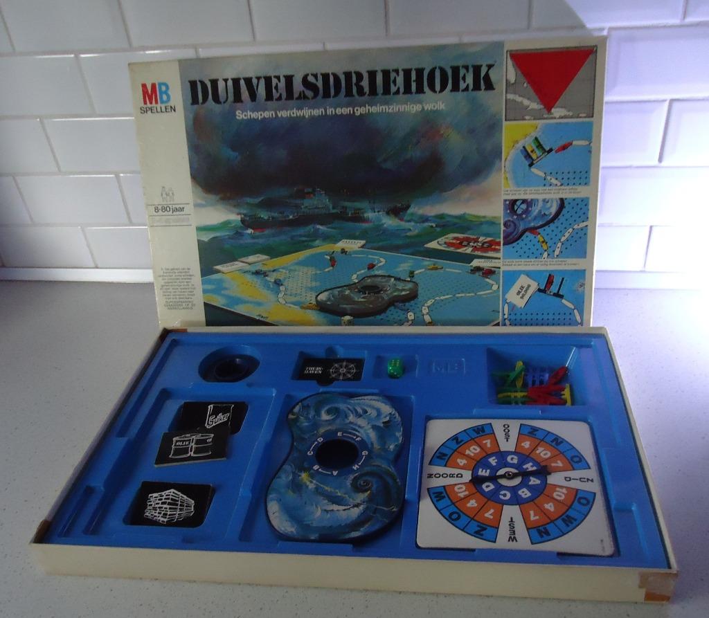 Vintage "Duivelsdriehoek" anno 1977 van MB in Prima Staat., Hobby & Loisirs créatifs, Jeux de société | Autre, Utilisé, Enlèvement ou Envoi