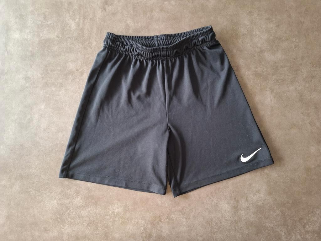 Nike dry fit short 147/158, Ophalen of Verzenden, Nike, Jongen, Sport- of Zwemkleding
