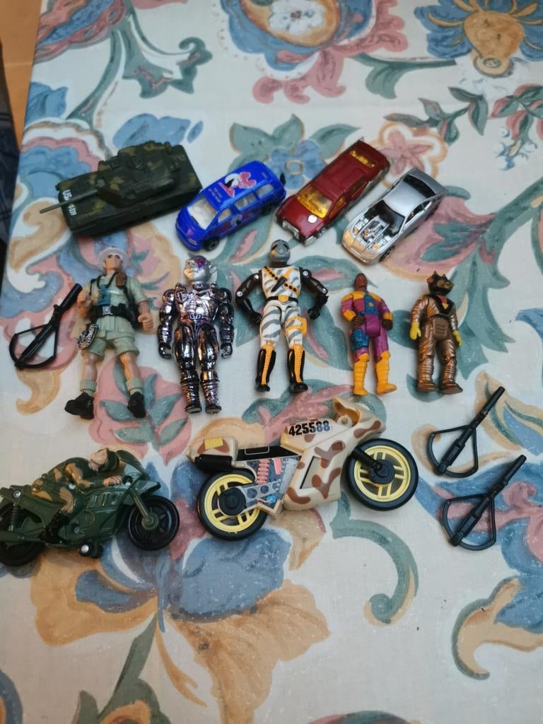 Pakketje van 5 actiefiguren en andere, Enlèvement ou Envoi, Utilisé