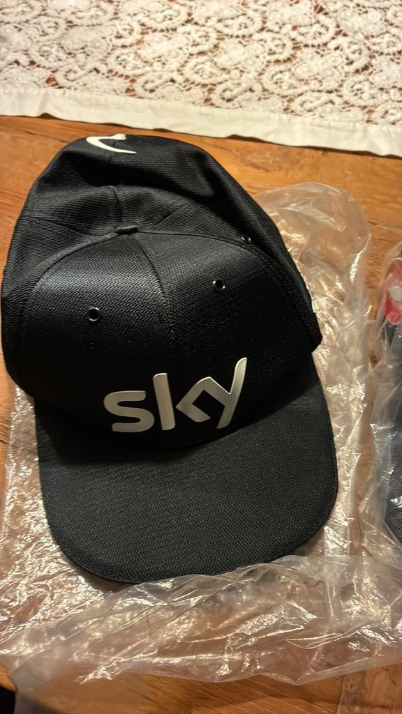 2 originele podiumpetten SKY Castelli Pinarello, Team Sky, One size fits all, Ophalen of Verzenden, Pet