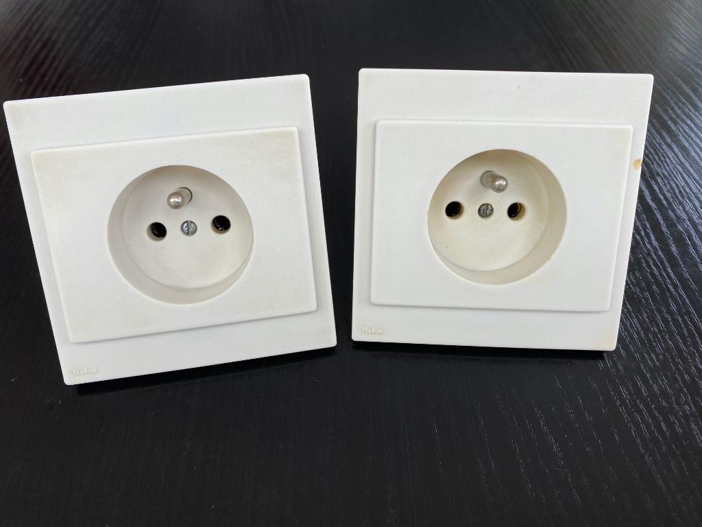 Niko/Legrand - enkelvoudig inbouw stopcontacten MET aarding, Ophalen of Verzenden, Gebruikt, Stopcontact