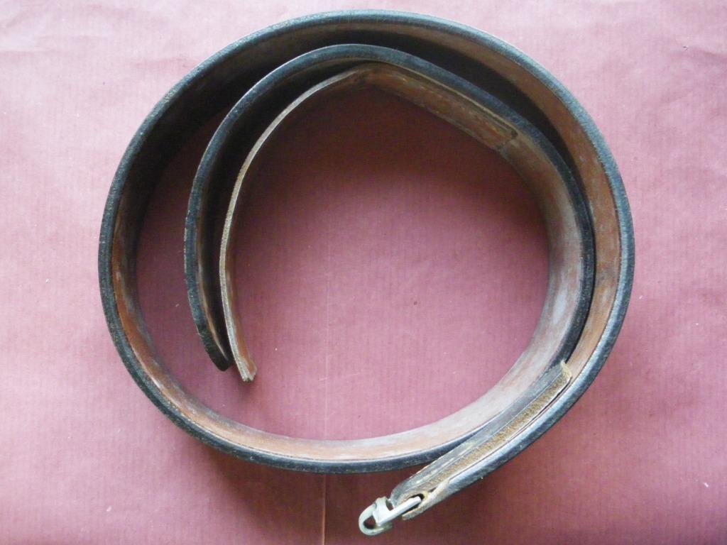 Cuir (95 cm) de ceinturon allemand bien marqué et daté 1941, Collections, Objets militaires | Seconde Guerre mondiale, Armée de terre