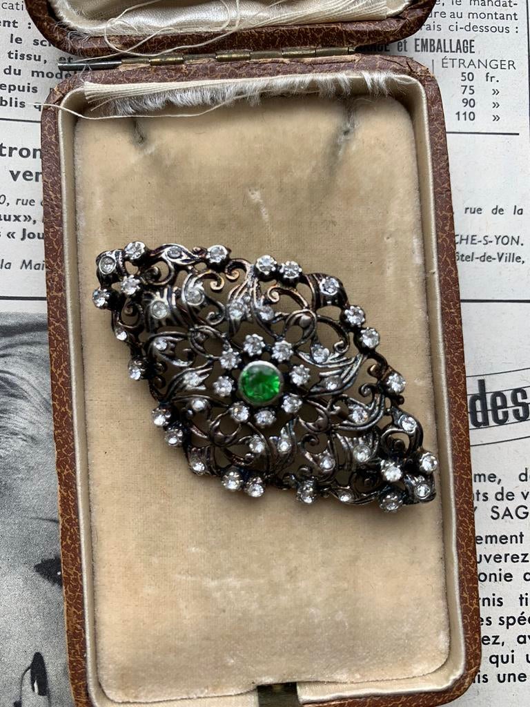 Broche vintage en argent doré, Bijoux, Sacs & Beauté, Broches, Enlèvement ou Envoi, 4 à 7 cm, Utilisé, Avec pierre précieuse