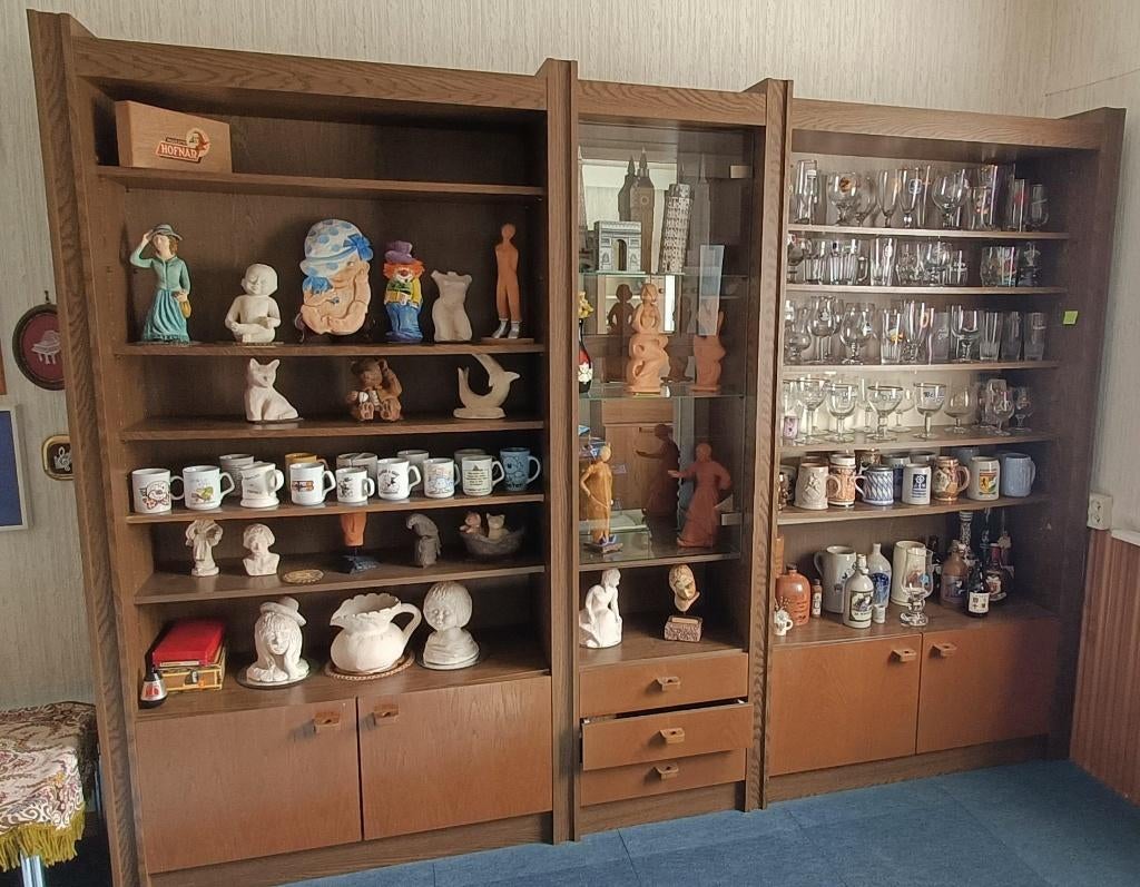 GRATUIT : Armoire murale en bois, 25 à 50 cm, 250 à 300 cm, Avec tablette(s), Enlèvement