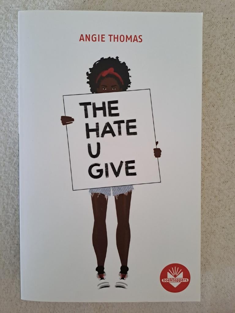 the hate u give- Angie Thomas, Angie Thomas, Ophalen of Verzenden, Zo goed als nieuw, Fictie