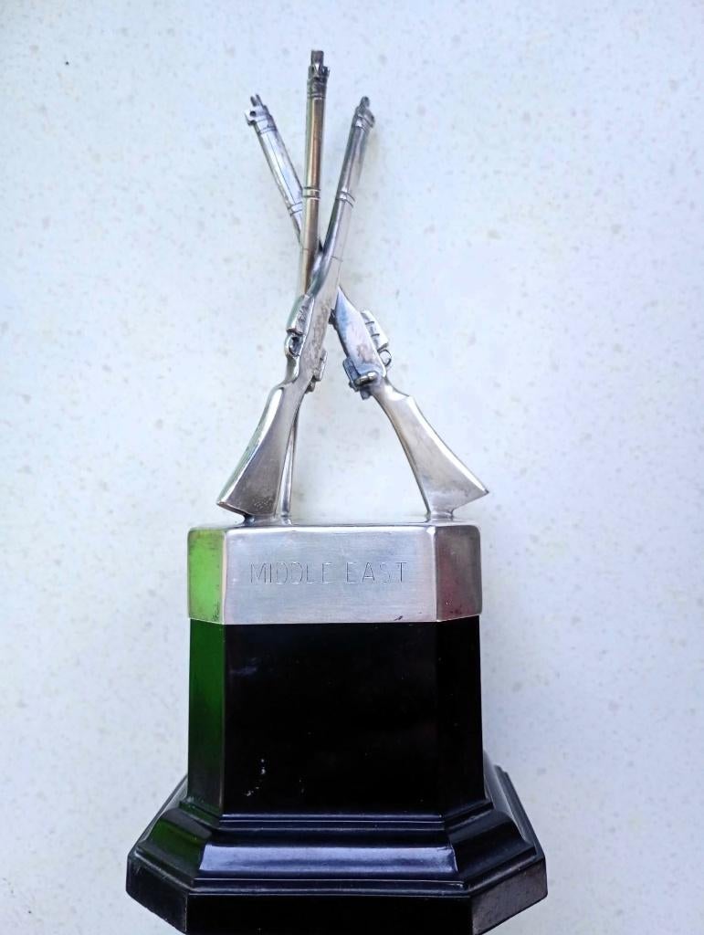 Militaire trofee “Battle Trophy” 1958 Lee‑Enfield, Ophalen of Verzenden, Landmacht, Miniatuur of Beeldje