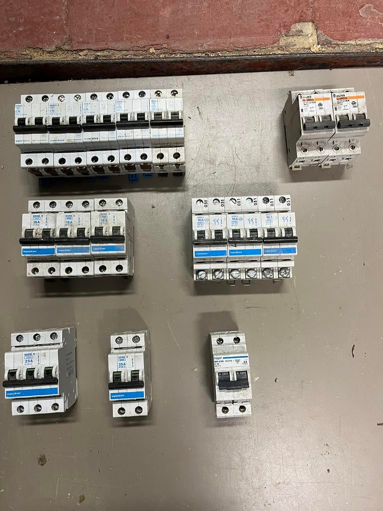 Fusibles automatiques, Enlèvement, Utilisé, Autres types