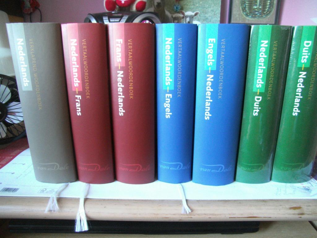 set vertaalwoordenboeken, Boeken, Woordenboeken, Ophalen of Verzenden, Zo goed als nieuw, Overige talen, Van Dale