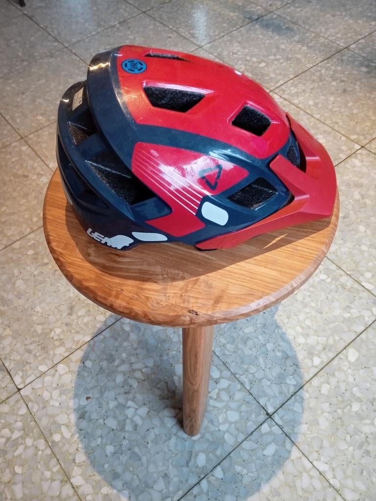 Jongens helm maat 50-54, merk: Leatt, Ophalen