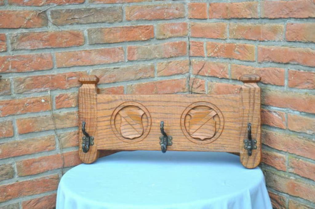 §porte manteau chêne écusson 3 crochets doubles, Maison & Meubles, Accessoires pour la Maison | Portemanteaux, Enlèvement ou Envoi
