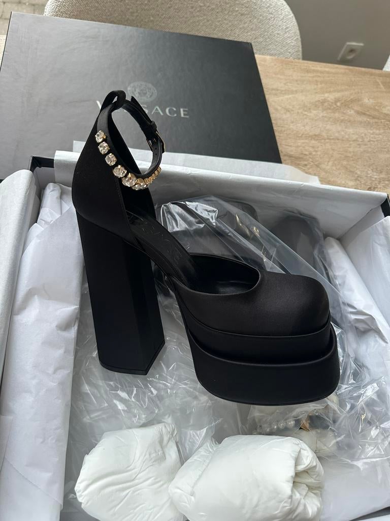 Versace talons Medusa 38, Kleding | Dames, Schoenen, Ophalen, Pumps, Zwart, Nieuw