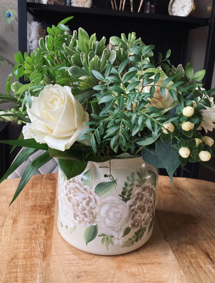 Handbeschilderde Vaas Classical Beige ByJ&S🤍, Ophalen of Verzenden, Nieuw, Overige kleuren, Glas