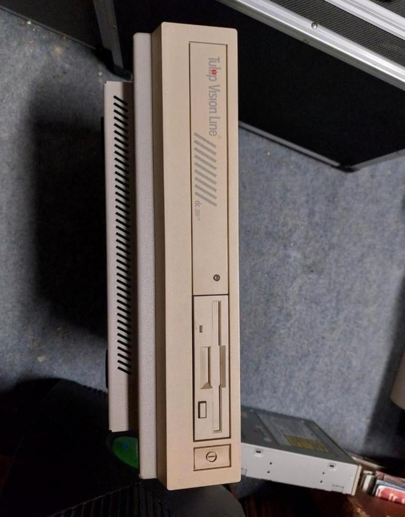 a vendre pc 386 tulip 4 mega de memoire fonctionne, Enlèvement