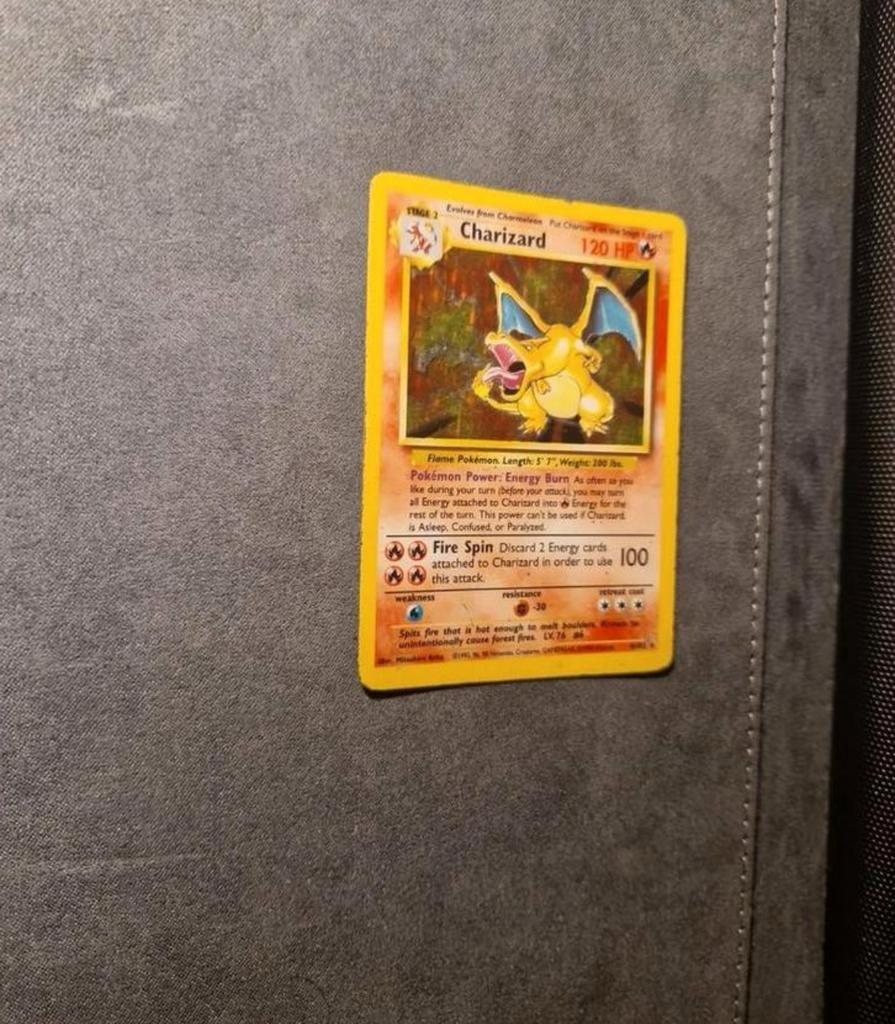 Charizard base set 1, Ophalen of Verzenden, Zo goed als nieuw