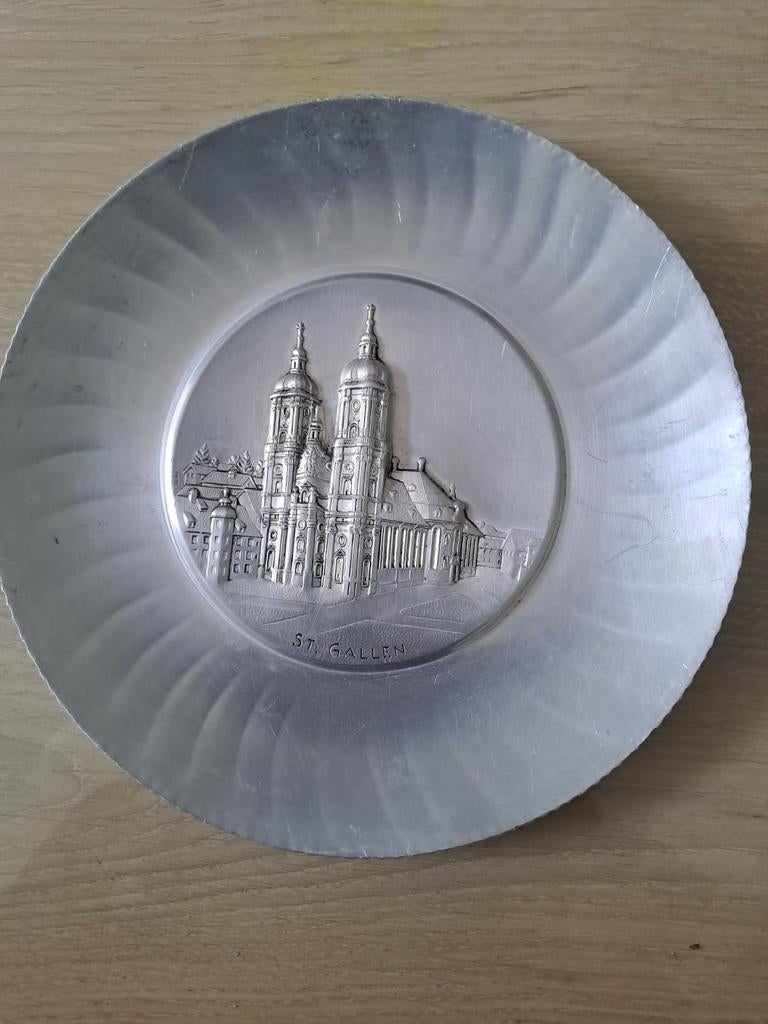 Een souvenirbord van de Zwitserse stad St. Gallen., Enlèvement