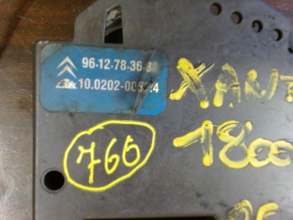 Calculateur ABS Citroen Xantia 1.8i 74kw  9612783680 (766), Autos : Pièces & Accessoires, Enlèvement, Utilisé
