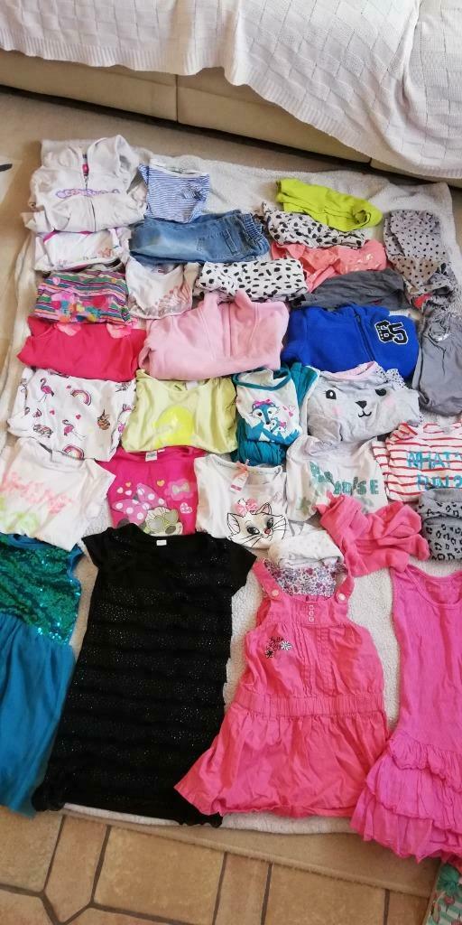 VÊTEMENTS 4 ANS FILLE (achat à la pièce), Enlèvement ou Envoi, Ensemble, H&M, Utilisé