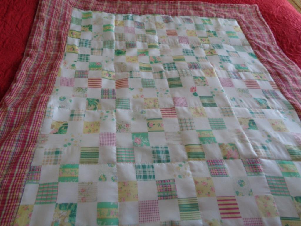 Petit couvre lit ou plaid. 1m60 X 1m20., Enlèvement ou Envoi, Comme neuf, Autres types