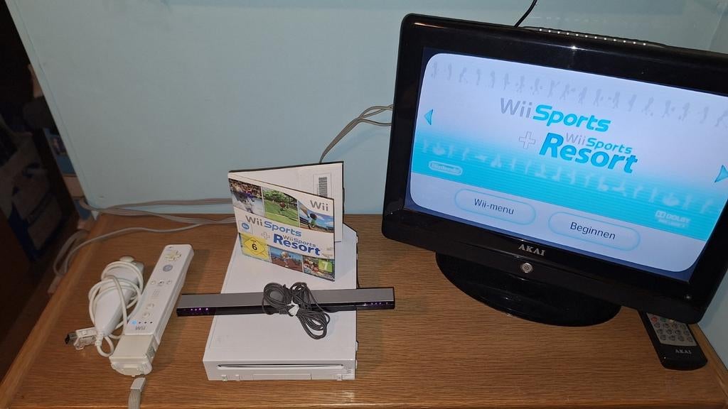 Wii Console White: Wii Sports + Wii Sports Resort, Ophalen of Verzenden, Gebruikt, Met 1 controller, Met games