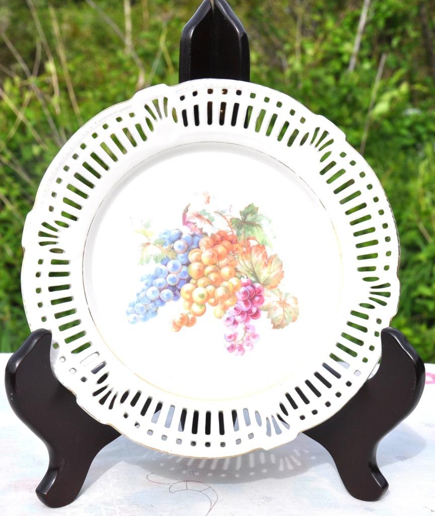 assiette porcelaine ajourée decor raisin, Antiquités & Art, Enlèvement ou Envoi
