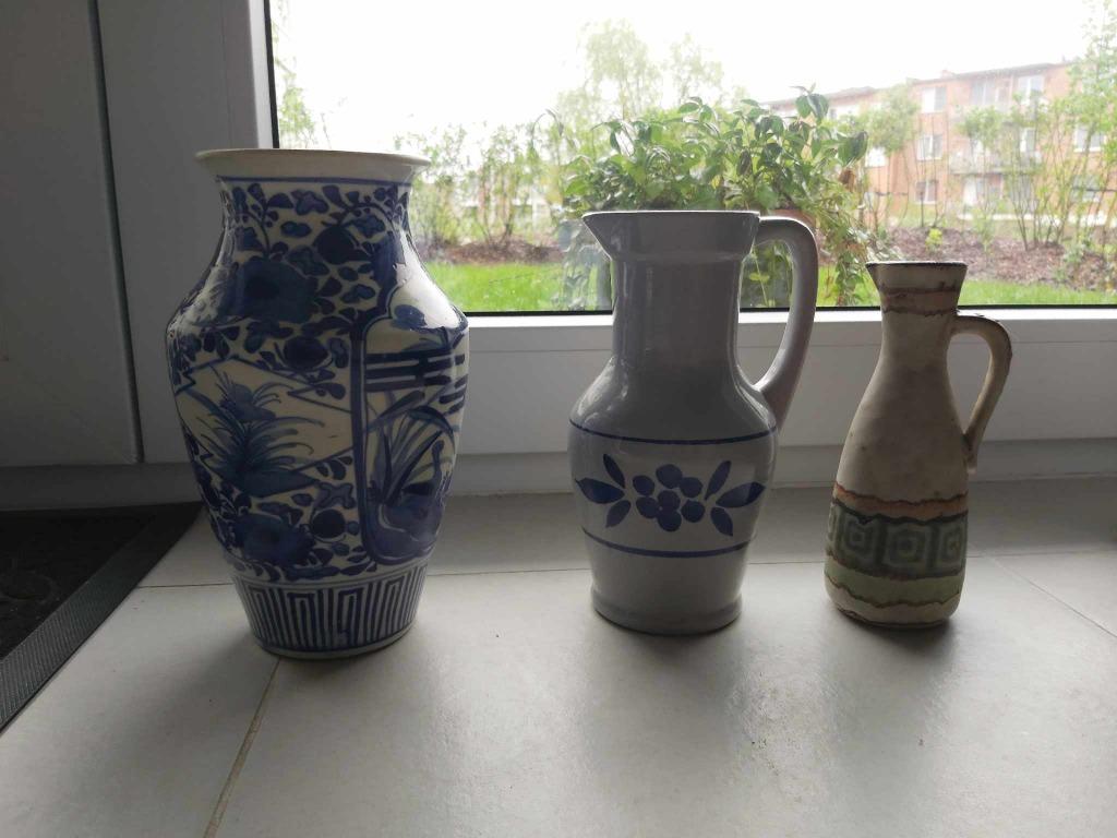 vazen zijn heel oud 3oude vazen voor 15 euro, Ophalen