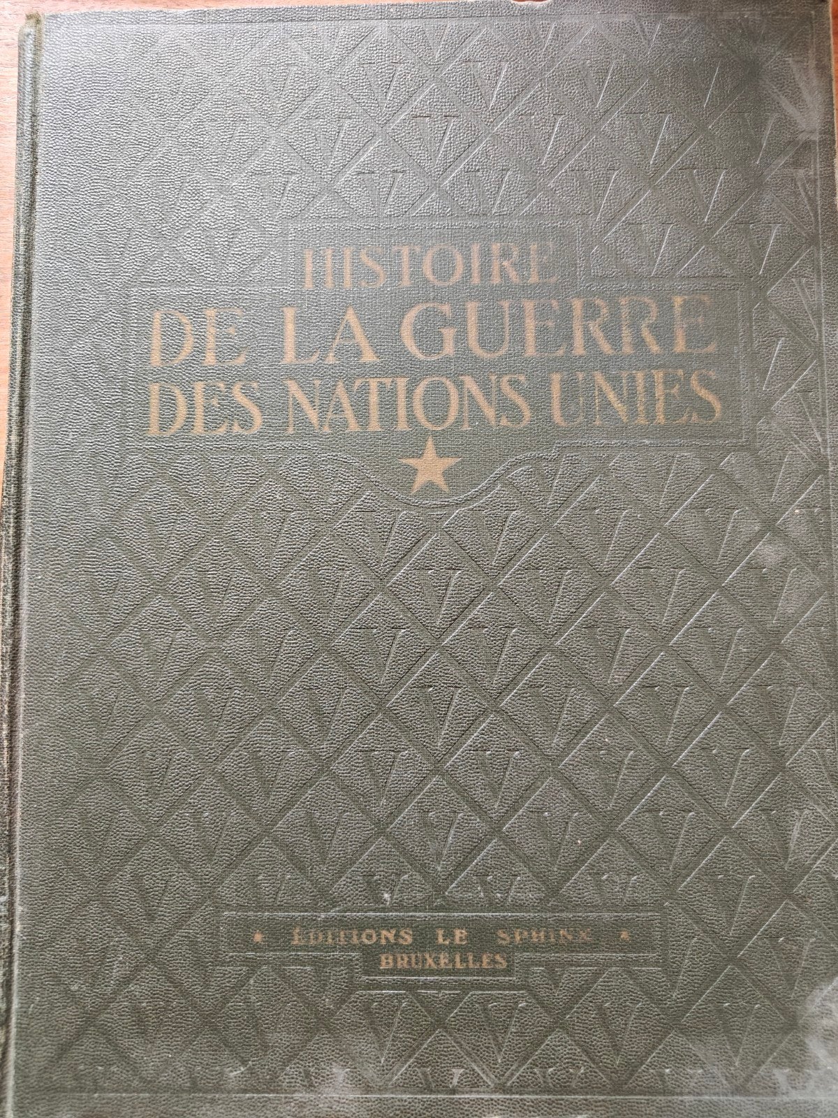 HISTOIRE DE LA GUERRE DES NATIONS UNIES

HISTOIRE DU PARFUM, Enlèvement, Utilisé, Europe, 20e siècle ou après