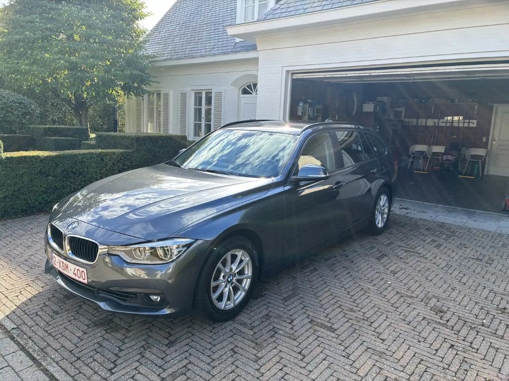 BMW 318i Touring Business Edition, Auto's, 100 kW, Dealer onderhouden, Achterwielaandrijving, 2065 kg