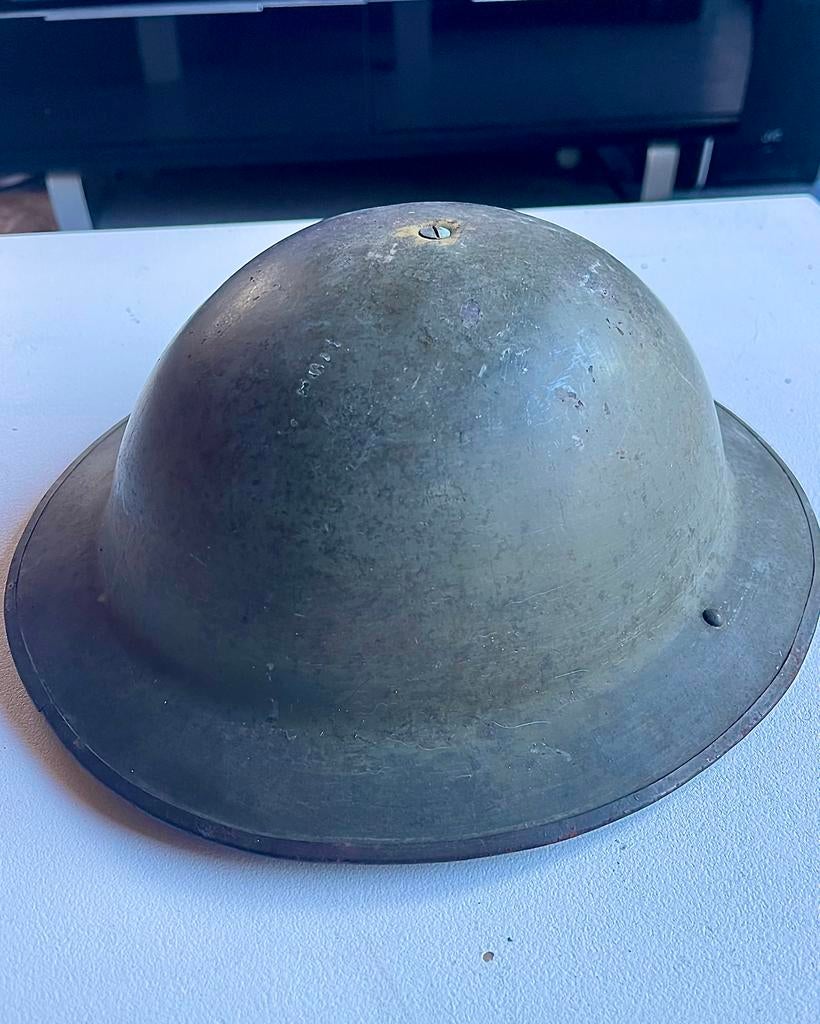 Oude Brodie helm, Verzamelen, Verzenden, Landmacht, Helm of Baret