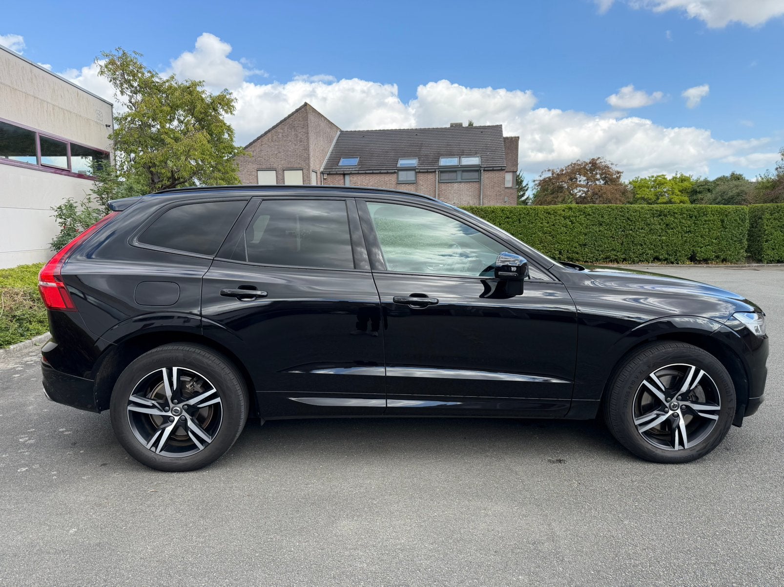 Volvo XC60 R-DESIGN T6 EAWD recharge plug-in, Auto's, Automaat, 4 cilinders, 1969 cc, Zwart