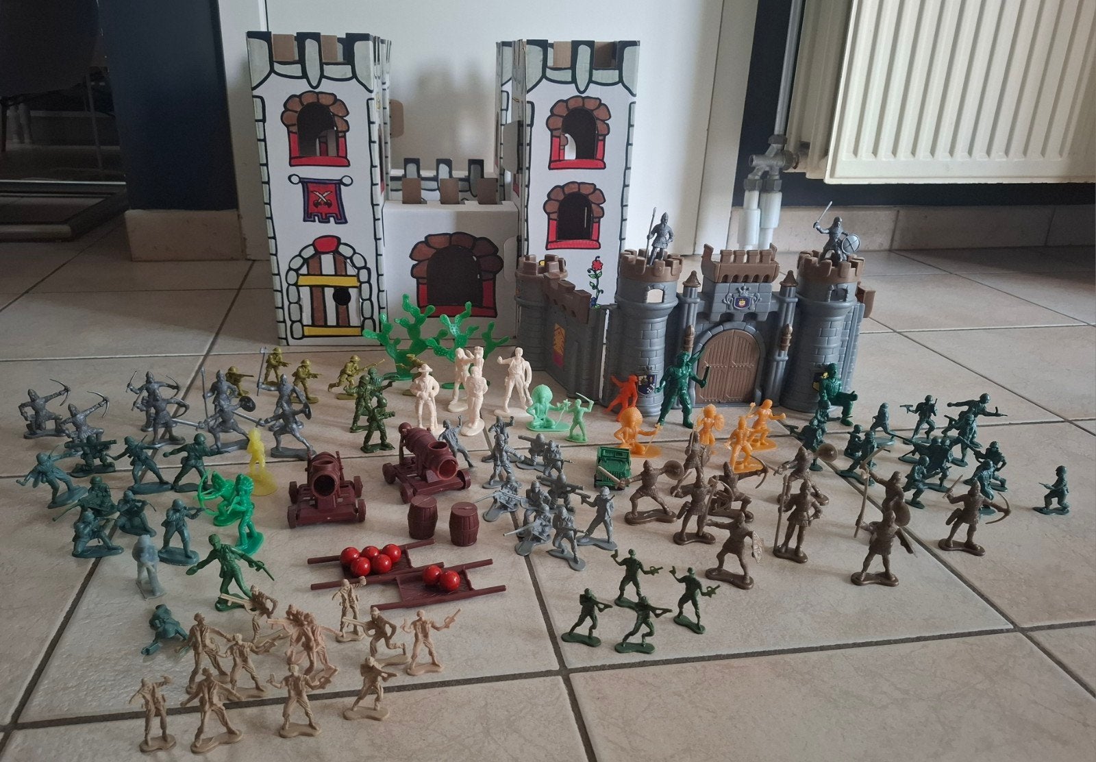 Fort met ridders, soldaten, Indianen,... + kartonnen kasteel, Enlèvement ou Envoi, Comme neuf, Garçon