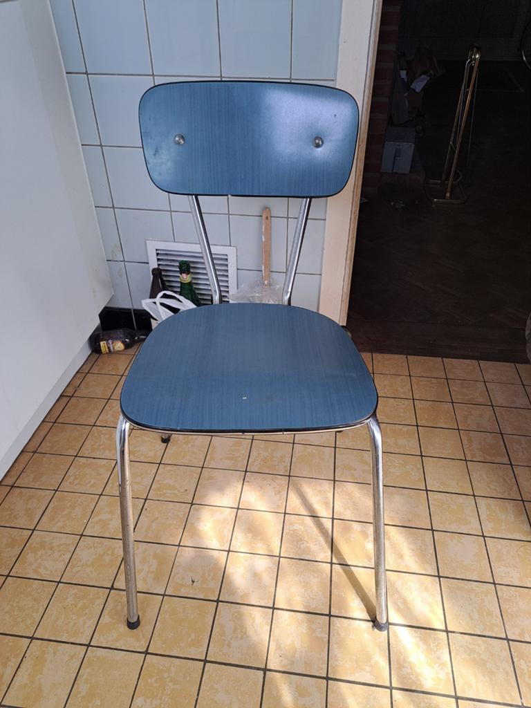 Chaise formica une seule bleue 15 euros bel état à céder, Maison & Meubles, Chaises, Une