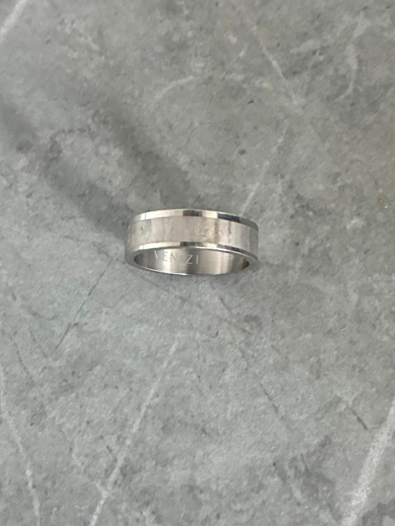 Ring Venizi, Handtassen en Accessoires, Ringen, IJzer of Staal, 19 tot 20, Ophalen of Verzenden, Zo goed als nieuw