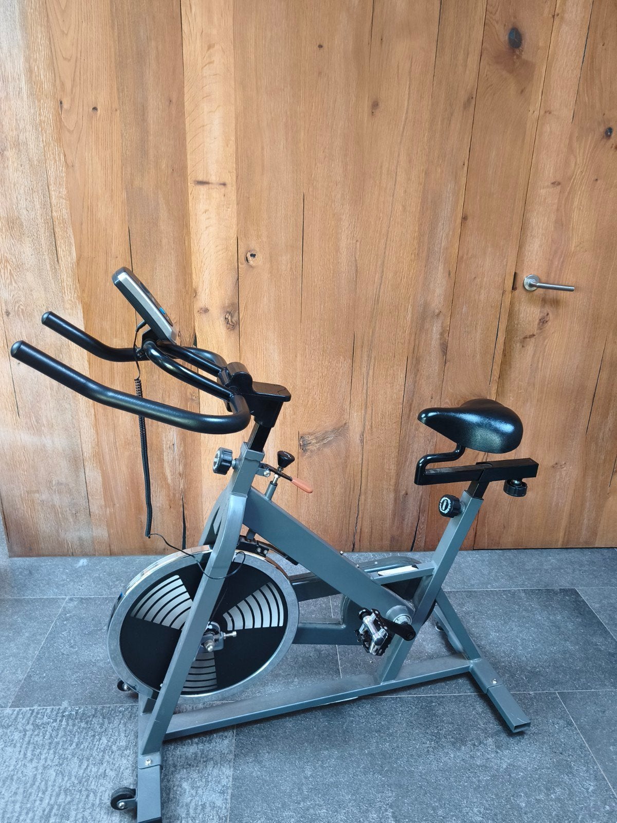 Eenvoudige stevige spinningfiets voor thuisgebruik, Sports & Fitness, Enlèvement, Vélo de spinning