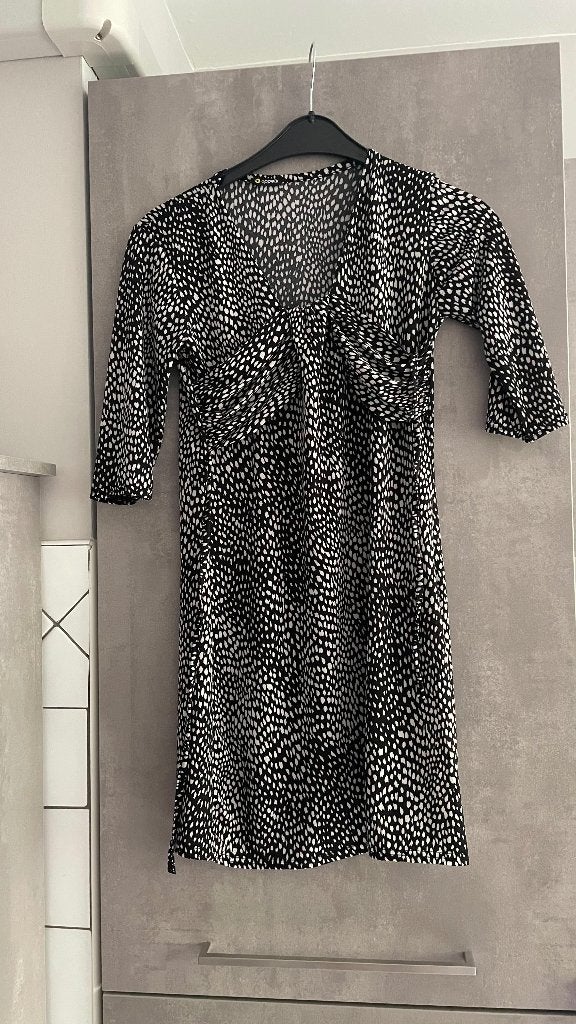 ROBE imprimée blanc noir M, Vêtements | Femmes, Enlèvement ou Envoi, Comme neuf, Autres couleurs, Au-dessus du genou