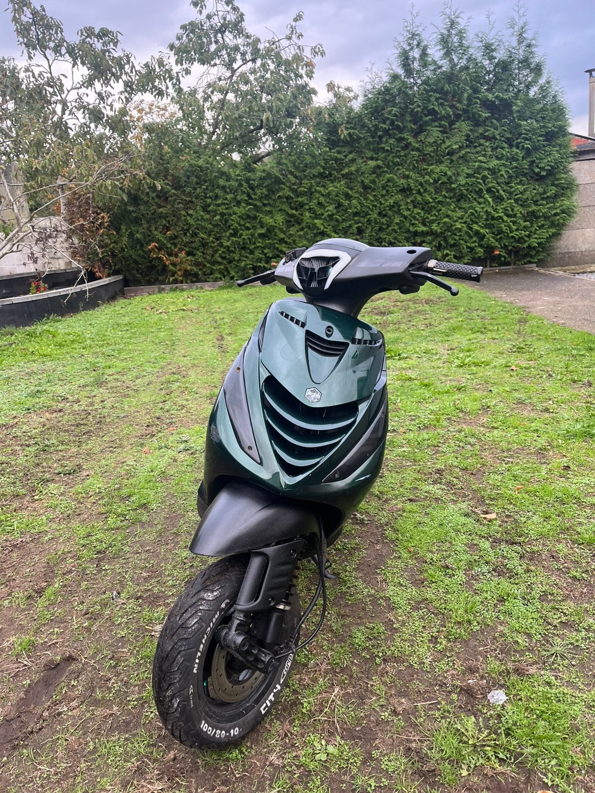 Te koop: Piaggio Zip 2-takt A-klasse met uitgebreide setup, Klasse A (25 km/u), Ophalen of Verzenden, Zo goed als nieuw, Benzine