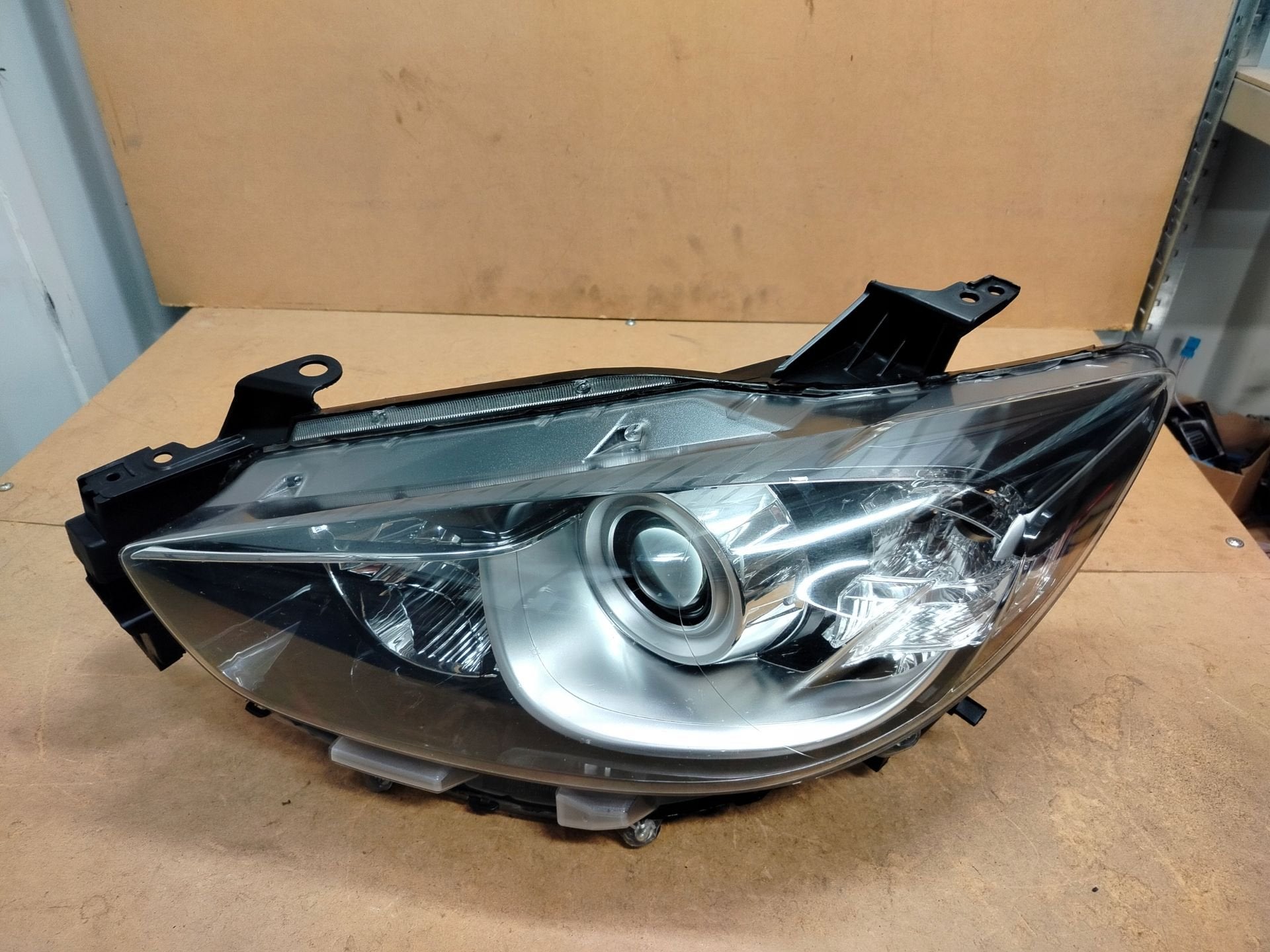 Phare gauche Mazda CX5, Shinchi, Fuchu-Cho 3-1
730-8670  Hiroshima, Mazda Motor Corporation, Info@mazda.co.jp, Mazda