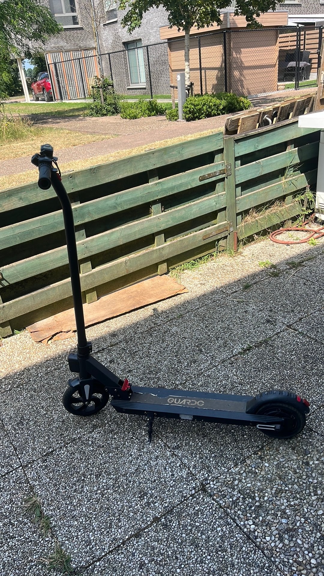 Elektrische step guardo  met de oplader, Enlèvement, Comme neuf, Step électrique (E-scooter)