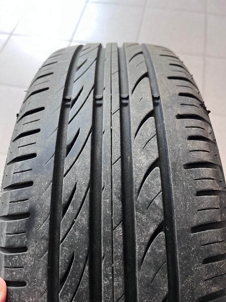 Roues avec pneus neufs 185/60R15 84H VW, Autos : Pièces & Accessoires, Pneus & Jantes, Neuf, 15 pouces, Pneus et Jantes, Véhicule de tourisme