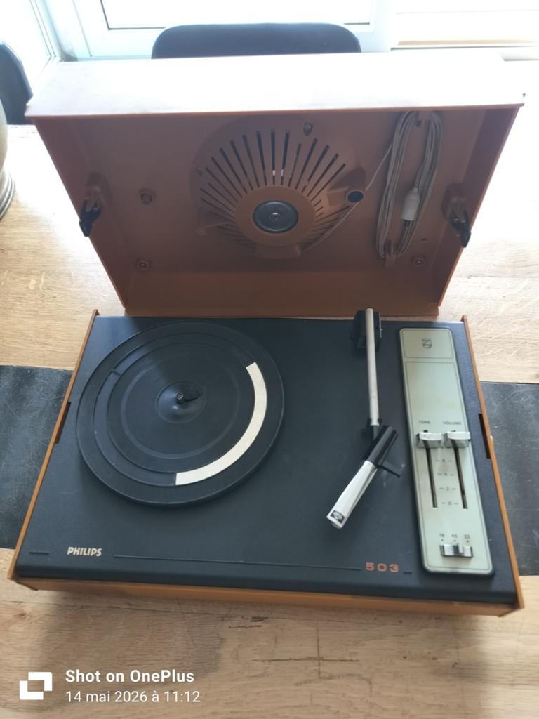 Ancien tourne disque Philips, Enlèvement, Philips