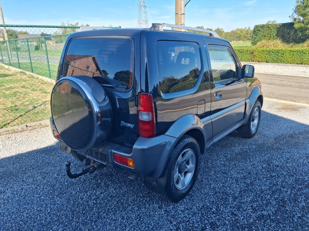 Option Suzuki Jimny #Full # Seulement 18 000 km ! Un 4x4 !, Autos, Cuir, Achat, 63 kW, Entreprise