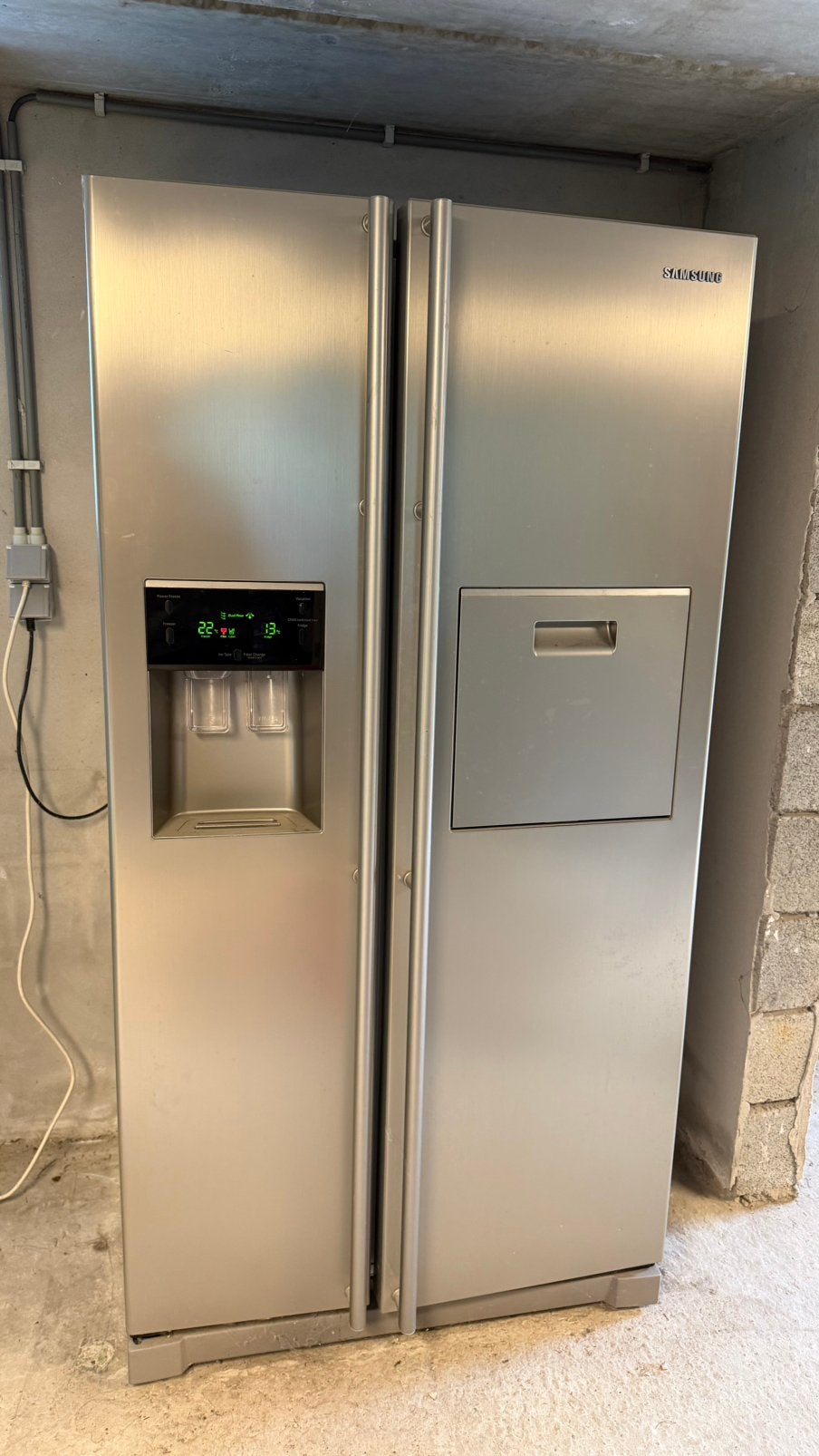 Ruime Samsung Amerikaanse Koelkast Side-by-Side Ijsdispenser, Elektronische apparatuur, Koelkasten en IJskasten, Ophalen, Zo goed als nieuw