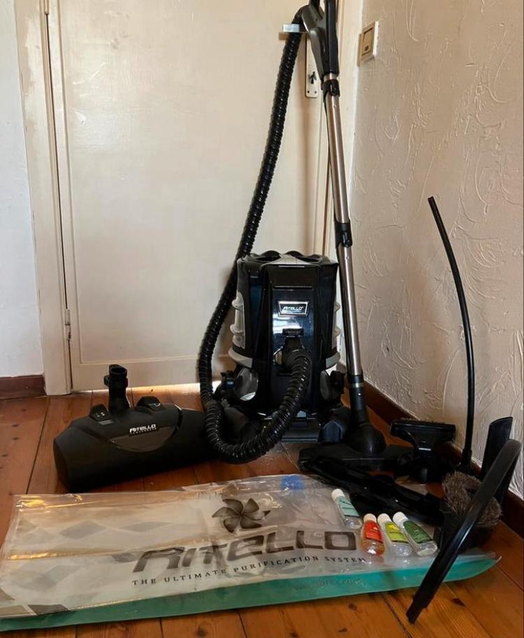 Ritello stofzuiger R2 met alle stukken nieuwstaat, Elektronische apparatuur, Ophalen, Zo goed als nieuw, Waterstofzuiger, Reservoir