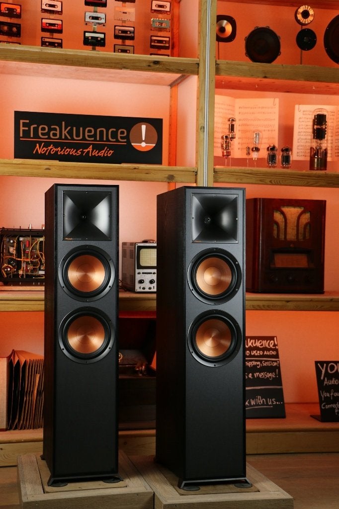 Klipsch R-820F / R 820 F TRADE.INRUIL, Enlèvement ou Envoi, Comme neuf, 120 watts ou plus