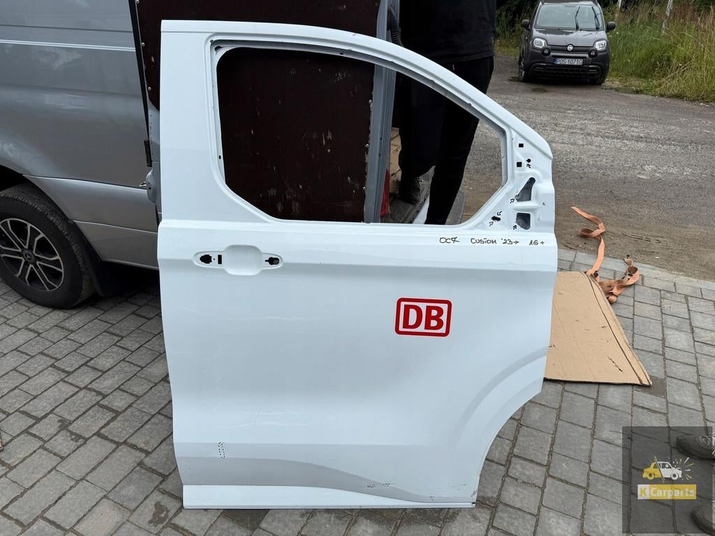 Ford Transit Custom Mk2 II 23 - porte avant droite, Info@ford.com, Porte, Ford Motor Company, American Road 1
48126  Dearborn