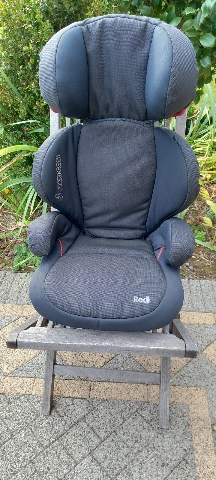 Maxi Cosi Rodi avec réhausseur 15 à 36 kg er Chicco, Ceinture de sécurité, Mode veille, Comme neuf, 9 à 36 kg
