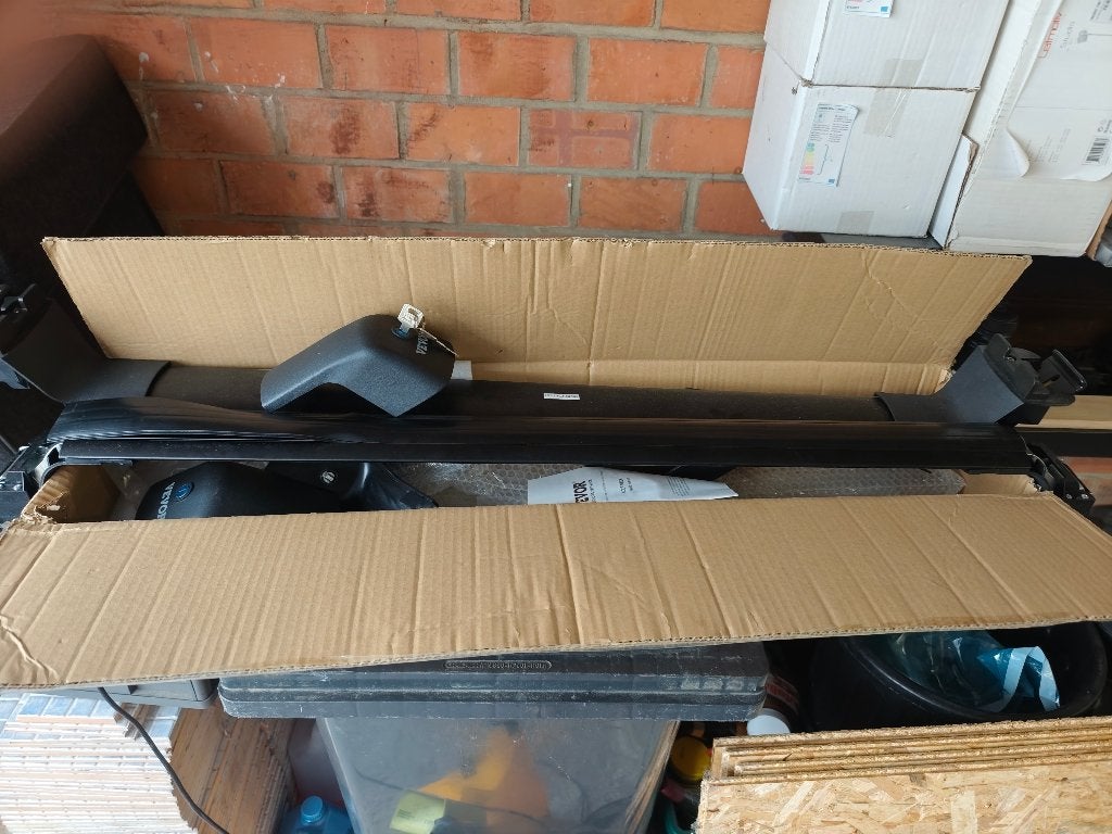 Nieuwe dakdragers voor auto's met gesloten dakrails!!!, Autos : Divers, Enlèvement