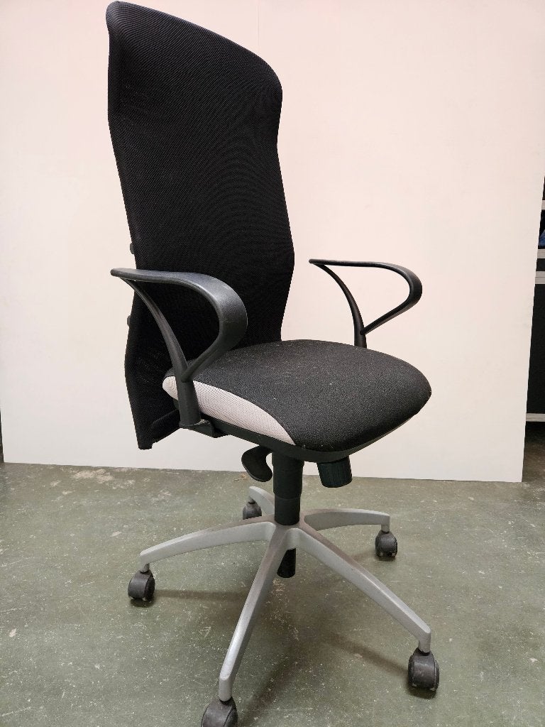 ergonomische bureaustoel met armleuningen, Ophalen, Gebruikt, Zwart, Bureaustoel