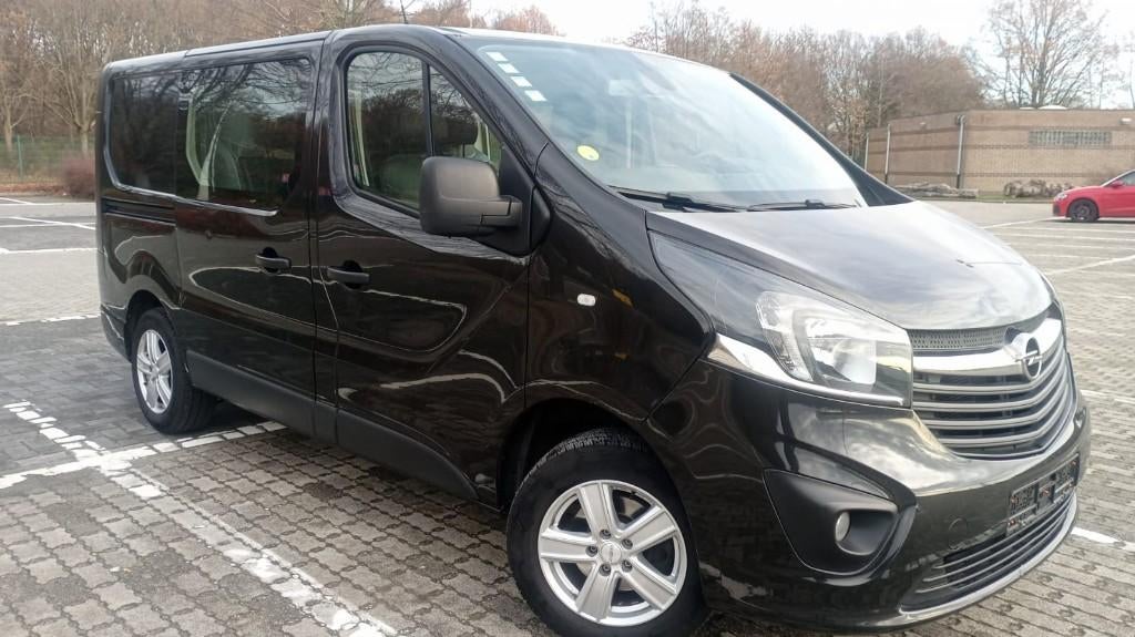 Opel vivaro Dubbelcabine 1.6D 2019(EURO6B) 175000km, Auto's, Euro 6, Overige kleuren, Bedrijf, Grijs