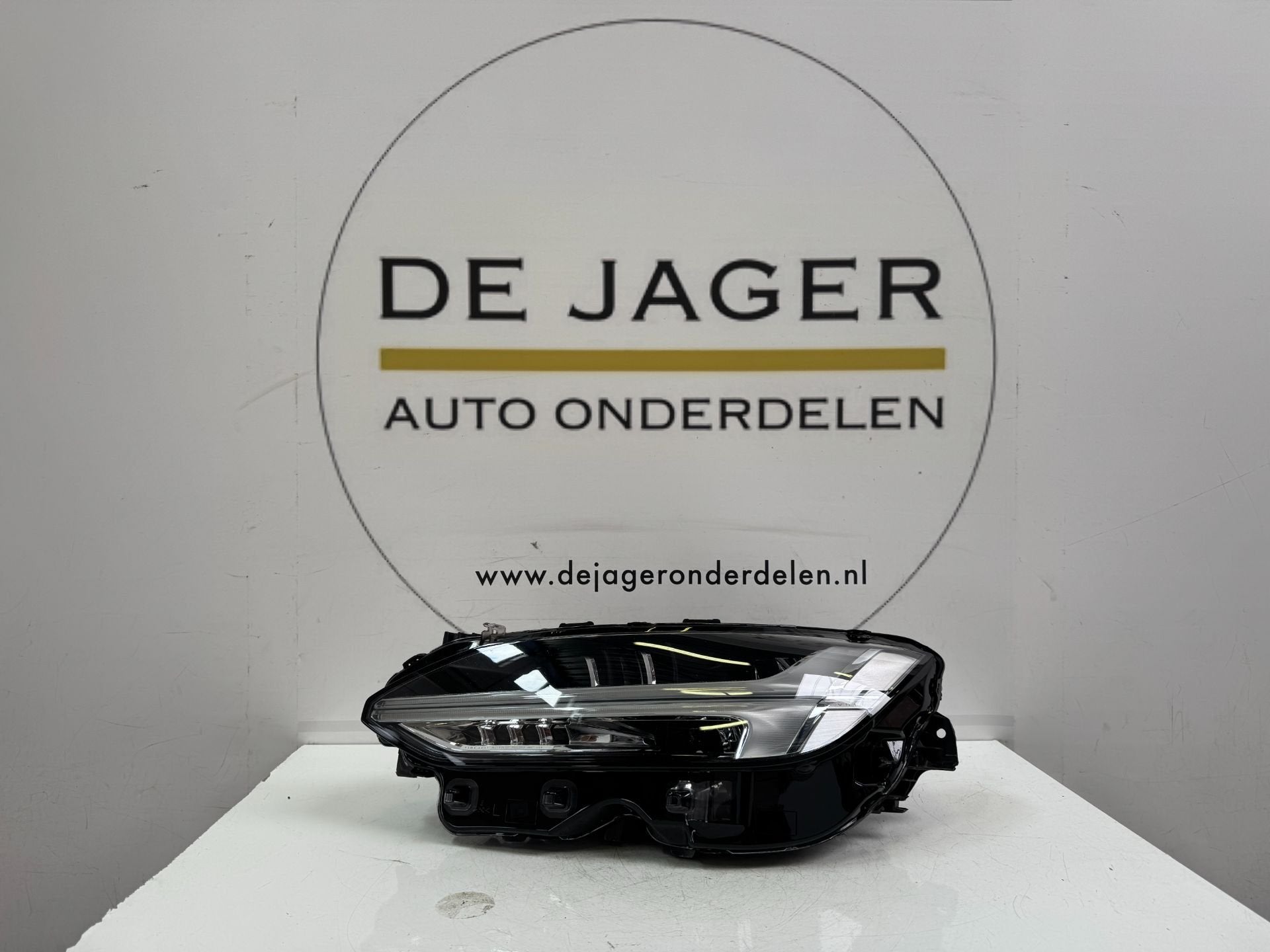 VOLVO S90 V90 VOL LED KOPLAMP LINKS 32342464, Gebruikt, Gunnar Engellaus vag 8
405 31  Gothenburg, SE, Info@volvocars.com, Volvo
