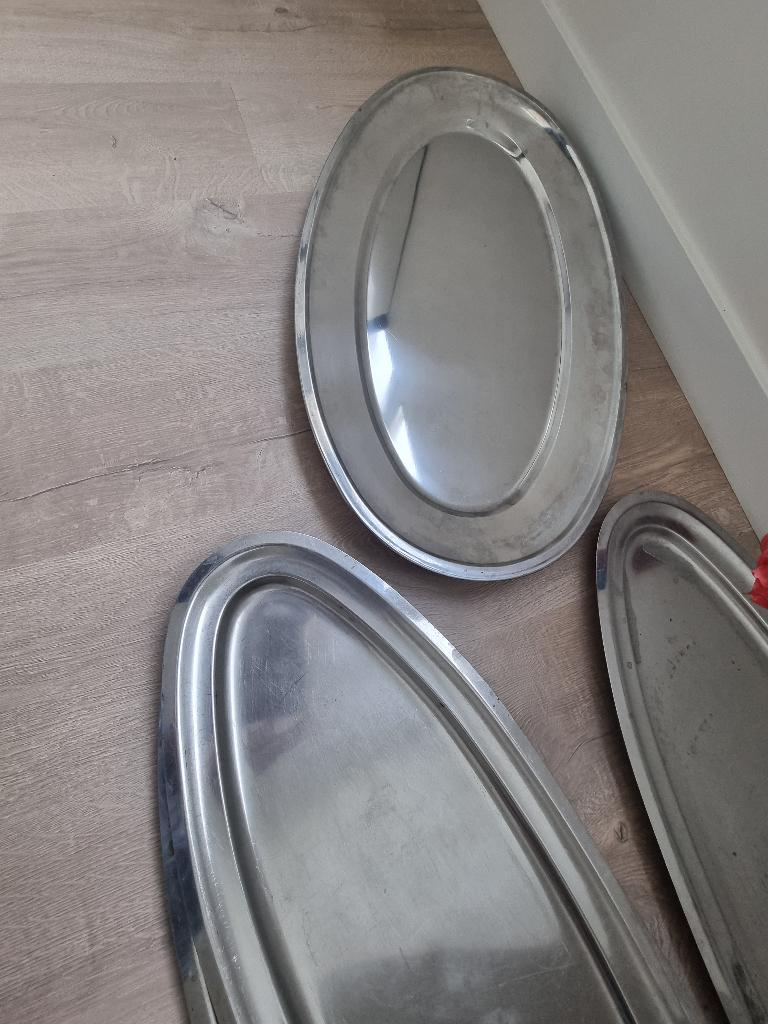 Inox schalen, Enlèvement